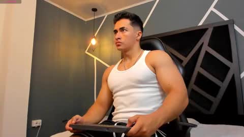 Snapshot of brad_summer chatting on February 13, 2025, 5:33 pm brad summer online show from February 13, 2025, 5:33 pm