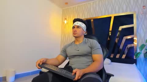 Snapshot of brad_summer chatting on March 7, 2025, 5:17 pm brad summer online show from March 7, 2025, 5:17 pm