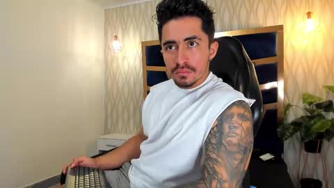 Snapshot of brad_summer chatting on September 16, 2025, 5:25 pm brad summer online show from September 16, 2025, 5:25 pm