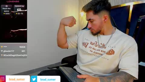 Snapshot of brad_summer chatting on October 31, 2025, 5:47 pm brad summer online show from October 31, 2025, 5:47 pm