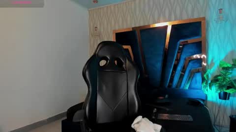 Snapshot of brad_summer chatting on November 18, 2025, 5:28 pm brad summer online show from November 18, 2025, 5:28 pm