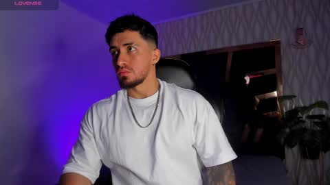 Snapshot of brad_summer chatting on November 29, 2025, 5:16 pm brad summer online show from November 29, 2025, 5:16 pm