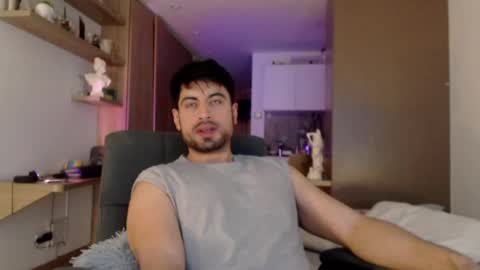 Snapshot of bradley_muscle chatting on September 19, 2025, 7:25 pm Bradley online show from September 19, 2025, 7:25 pm