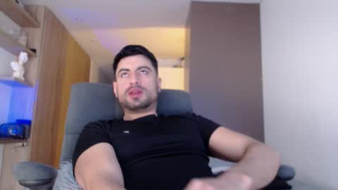 Snapshot of bradley_muscle chatting on October 21, 2025, 6:52 pm Bradley online show from October 21, 2025, 6:52 pm