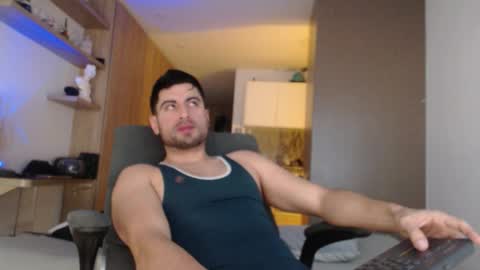 Snapshot of bradley_muscle chatting on October 31, 2025, 2:18 pm Bradley online show from October 31, 2025, 2:18 pm