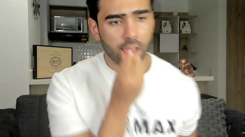 bradleymartin7 online show from January 24, 2025, 1:13 am