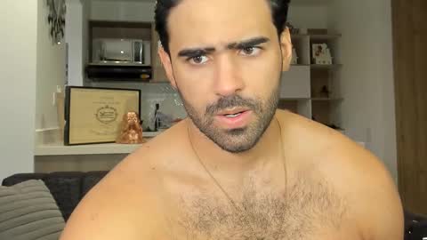 bradleymartin7 online show from February 12, 2025, 10:26 pm