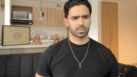 bradleymartin7 online show from September 28, 2025, 4:34 pm