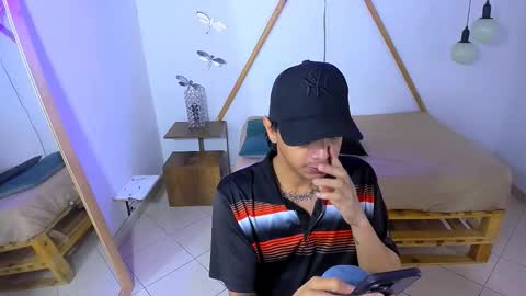 Snapshot of brand_hades chatting on October 28, 2025, 2:20 pm B R A N D online show from October 28, 2025, 2:20 pm