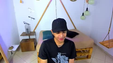 Snapshot of brand_hades chatting on October 29, 2025, 1:57 pm B R A N D online show from October 29, 2025, 1:57 pm