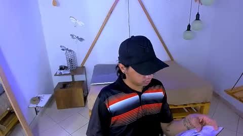 Snapshot of brand_hades chatting on October 30, 2025, 3:13 pm B R A N D online show from October 30, 2025, 3:13 pm