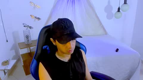 Snapshot of brand_hades chatting on November 13, 2025, 2:49 pm B R A N D online show from November 13, 2025, 2:49 pm