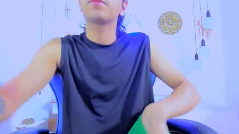 Snapshot of brand_hades chatting on November 16, 2025, 9:15 am B R A N D online show from November 16, 2025, 9:15 am