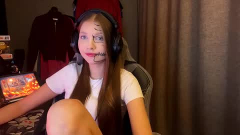 Snapshot of brandamatteson chatting on October 31, 2025, 1:23 pm Alice online show from October 31, 2025, 1:23 pm