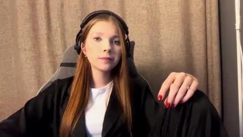 Snapshot of brandamatteson chatting on November 9, 2025, 3:32 pm Alice online show from November 9, 2025, 3:32 pm