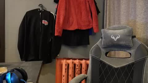 Snapshot of brandamatteson chatting on November 16, 2025, 2:44 pm Alice online show from November 16, 2025, 2:44 pm