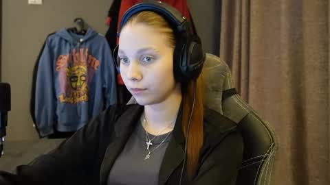 Snapshot of brandamatteson chatting on November 17, 2025, 3:18 pm Alice online show from November 17, 2025, 3:18 pm