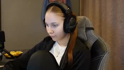 Snapshot of brandamatteson chatting on November 23, 2025, 2:28 pm Alice online show from November 23, 2025, 2:28 pm