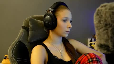 Snapshot of brandamatteson chatting on December 14, 2025, 3:17 pm Alice online show from December 14, 2025, 3:17 pm