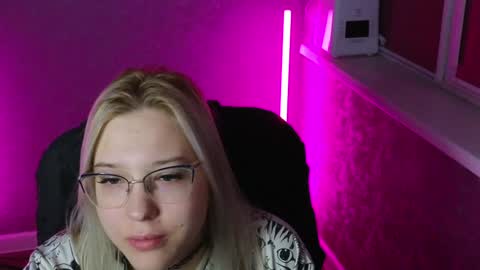 Belle  online show from December 22, 2024, 2:06 am