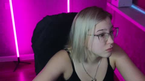 Belle  online show from February 1, 2025, 2:47 am