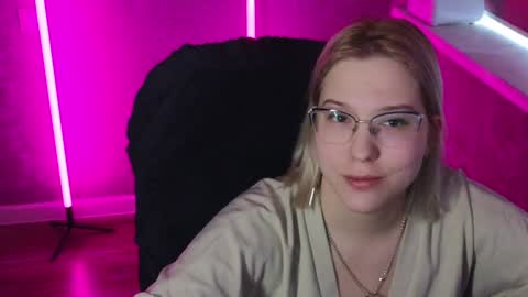 Belle  online show from February 1, 2025, 5:49 am