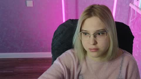 Belle  online show from February 6, 2025, 5:03 am