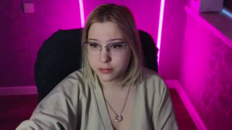 Belle  online show from February 8, 2025, 2:15 am