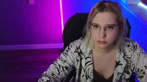 Belle  online show from February 12, 2025, 5:58 am