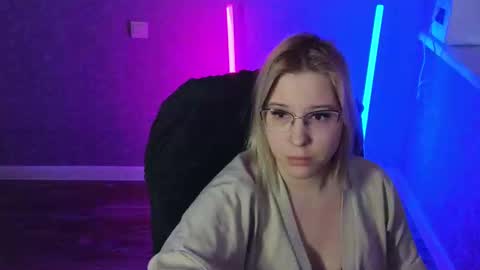 Belle  online show from February 13, 2025, 6:09 am