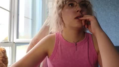 Belle  online show from September 18, 2025, 11:45 am