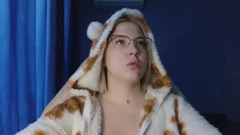 Belle  online show from October 3, 2025, 4:31 am