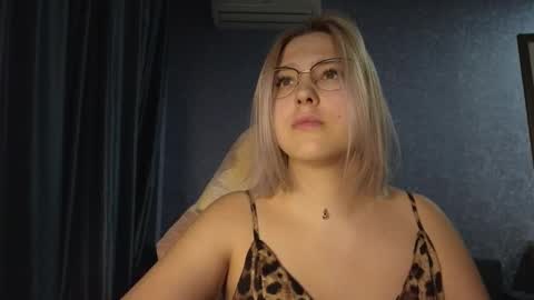 Belle  online show from October 30, 2025, 11:00 am