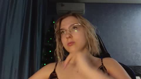 Belle  online show from December 4, 2025, 10:35 am