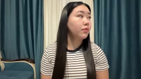 Aypril   online show from December 15, 2025, 11:03 am