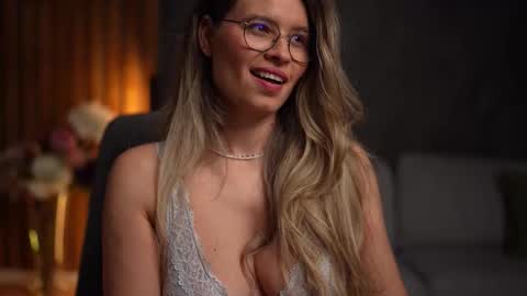 Alex online show from November 18, 2025, 5:23 am