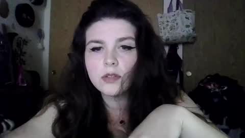 Snapshot of bratty_mamaa chatting on September 16, 2025, 9:16 pm bratty_mamaa online show from September 16, 2025, 9:16 pm