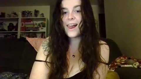 Snapshot of bratty_mamaa chatting on September 25, 2025, 8:18 am bratty_mamaa online show from September 25, 2025, 8:18 am