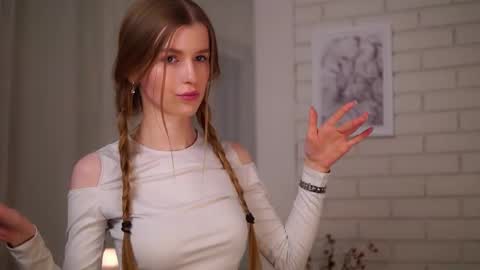 Snapshot of brave_journey chatting on March 3, 2025, 3:31 pm Eli online show from March 3, 2025, 3:31 pm