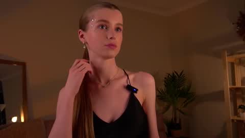 Snapshot of brave_journey chatting on March 7, 2025, 8:33 pm Eli online show from March 7, 2025, 8:33 pm