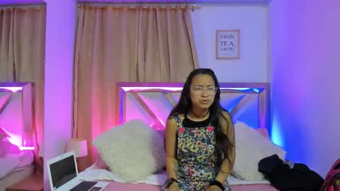 Snapshot of bravepetunia chatting on October 17, 2025, 12:19 pm bravepetunia online show from October 17, 2025, 12:19 pm