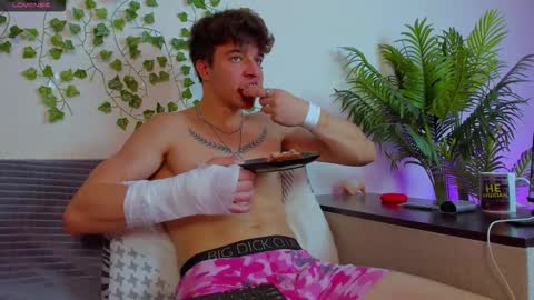 Johny Bravo online show from October 24, 2025, 1:07 pm