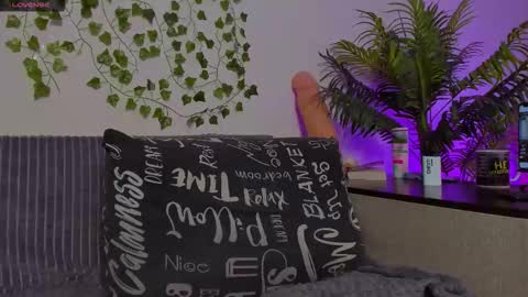 Snapshot of bravomaestro chatting on November 23, 2025, 10:15 am Johny Bravo online show from November 23, 2025, 10:15 am