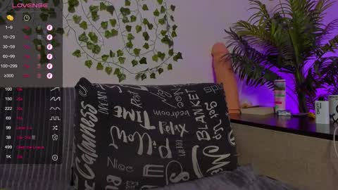 Snapshot of bravomaestro chatting on November 27, 2025, 6:54 pm Johny Bravo online show from November 27, 2025, 6:54 pm