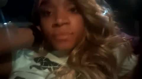 Snapshot of breatheoffreshpussy chatting on October 27, 2025, 1:31 am BeautifulDisasterxxx online show from October 27, 2025, 1:31 am