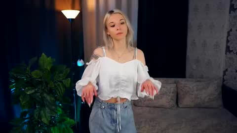 Mia Bunyard online show from February 16, 2025, 11:05 pm