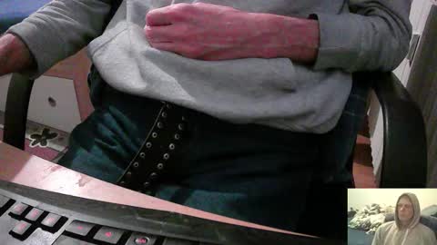 Snapshot of bremer64 chatting on October 18, 2025, 11:44 am bremer64 online show from October 18, 2025, 11:44 am