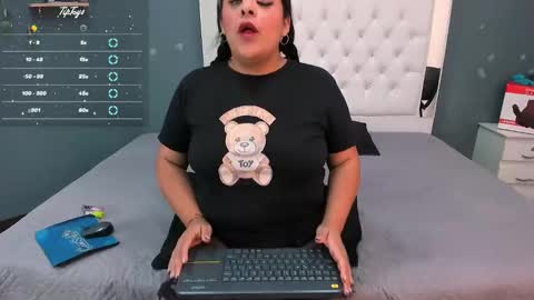 Snapshot of brenda_maz chatting on November 13, 2025, 11:20 am Brenda online show from November 13, 2025, 11:20 am