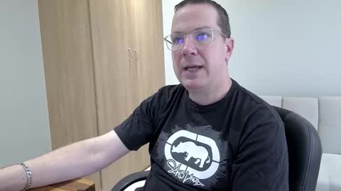 Snapshot of brettdj chatting on November 1, 2025, 10:17 am Brett online show from November 1, 2025, 10:17 am