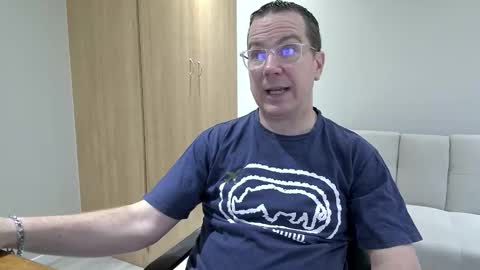 Snapshot of brettdj chatting on November 7, 2025, 1:00 pm Brett online show from November 7, 2025, 1:00 pm